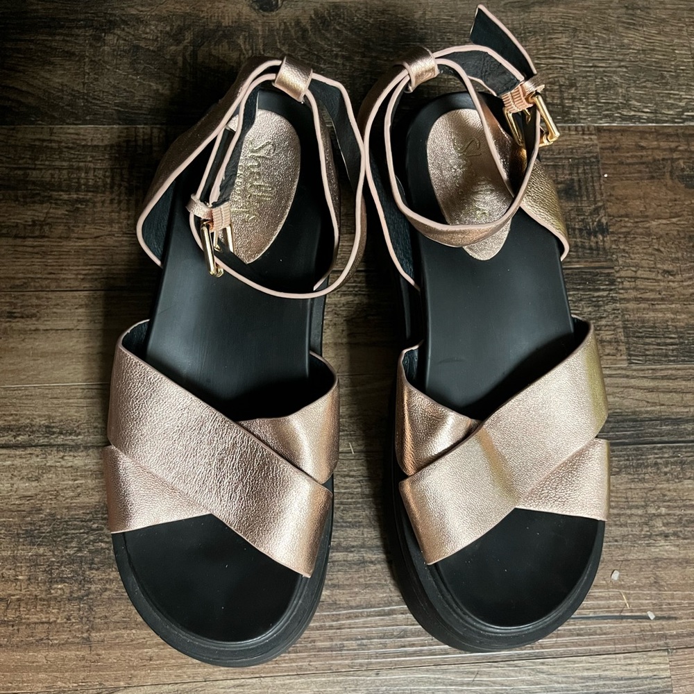 WINTER SALE! Rose gold leather platform sandals